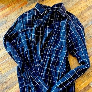 Theory button down